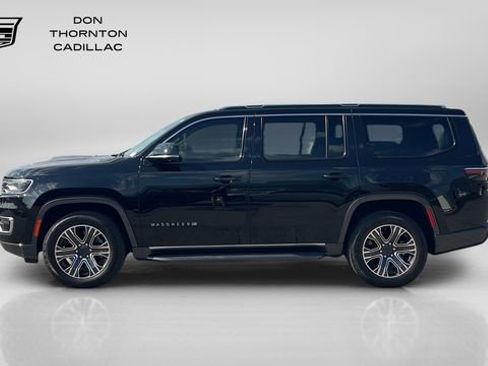 Used 2022 Jeep Wagoneer Series III w/ Convenience Group I AWD/4WD image 2