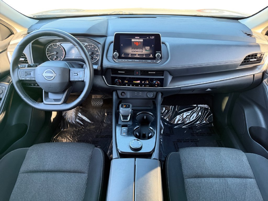 Used 2025 Nissan Rogue SV AWD/4WD image 19