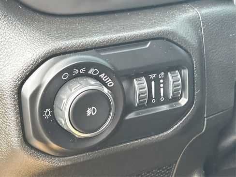 Certified 2019 Jeep Wrangler Unlimited Sport S image 35