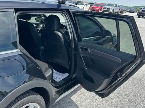 Used 2017 Volkswagen Golf Alltrack SE AWD/4WD image 39