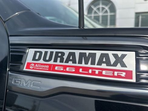 Used 2023 GMC Sierra 2500 AT4 AWD/4WD image 2