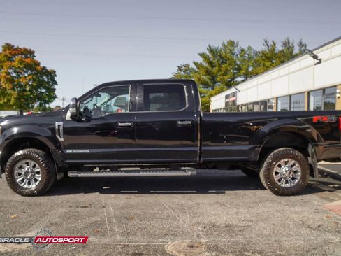 Used 2017 Ford F350 Lariat w/ Lariat Ultimate Package image 4