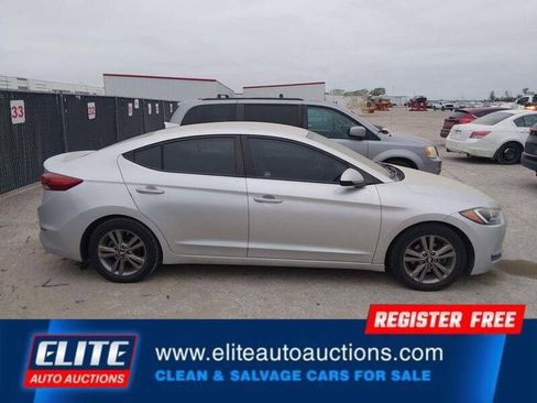 Used 2018 Hyundai Elantra SEL image 25