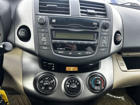 Used 2011 Toyota RAV4 4WD image 15