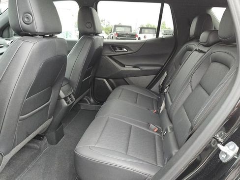 Used 2025 Chevrolet Equinox LT w/ Convenience Package II FWD image 11