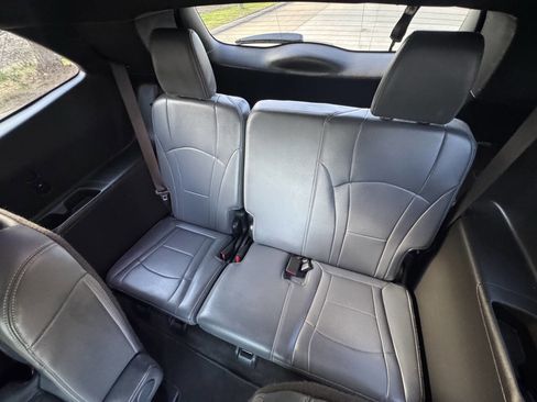 Used 2023 Buick Enclave Essence image 20