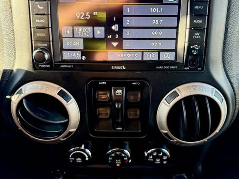 Used 2016 Jeep Wrangler Unlimited Sahara AWD/4WD image 14