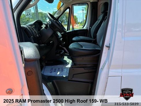 Used 2025 RAM ProMaster 2500 w/ Convenience Group FWD image 9