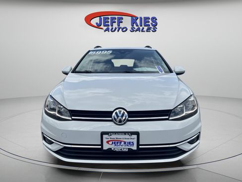 Used 2019 Volkswagen Golf SE FWD image 2
