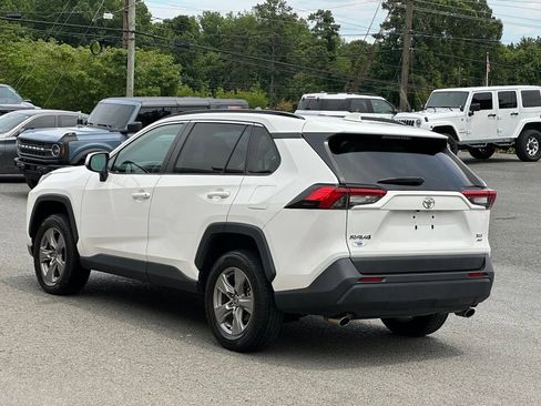 Used 2022 Toyota RAV4 XLE AWD/4WD image 6