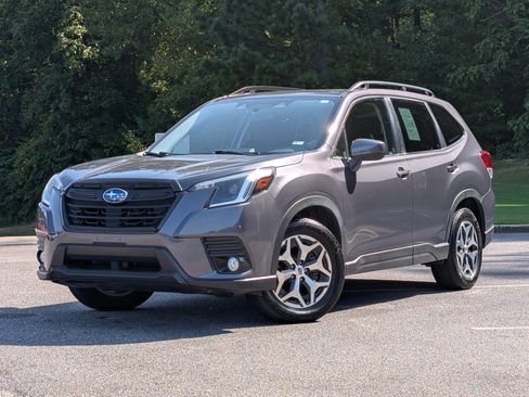 Used 2023 Subaru Forester Premium AWD/4WD image 4