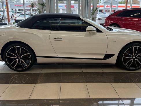 Used 2020 Bentley Continental GT image 24