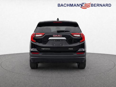 Used 2024 GMC Terrain SLE AWD/4WD image 6