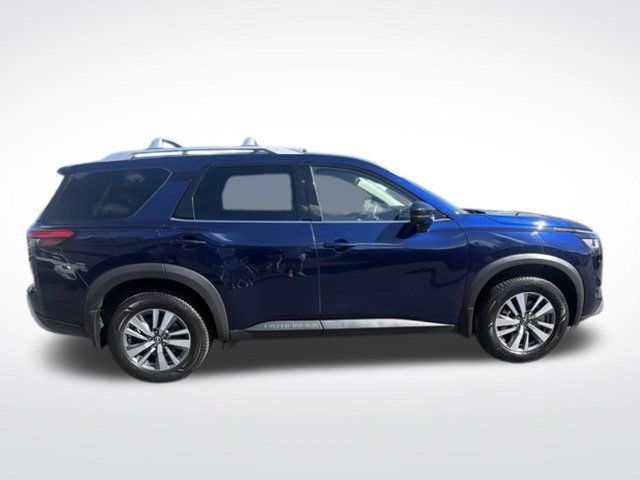 Used 2023 Nissan Pathfinder SL AWD/4WD image 6