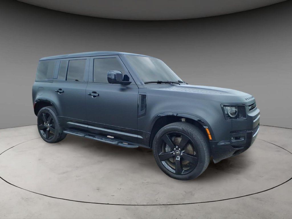 Used 2025 Land Rover Defender 110 X-Dynamic SE AWD/4WD image 7