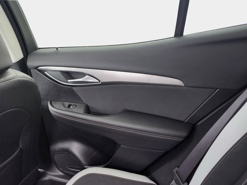 Used 2025 Buick Envision Sport Touring image 30