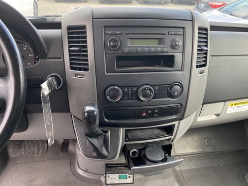 Used 2013 Freightliner Sprinter 2500 RWD image 33