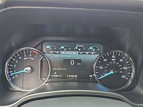 Used 2018 Ford Expedition XLT w/ Equipment Group 202A image 5