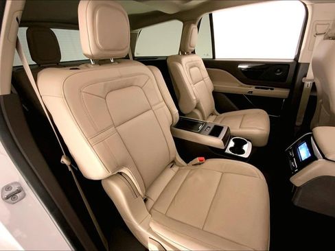 Used 2023 Lincoln Aviator Reserve w/ Equipment Group 201A image 14