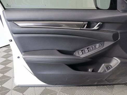 Used 2022 Honda Accord Sport image 12