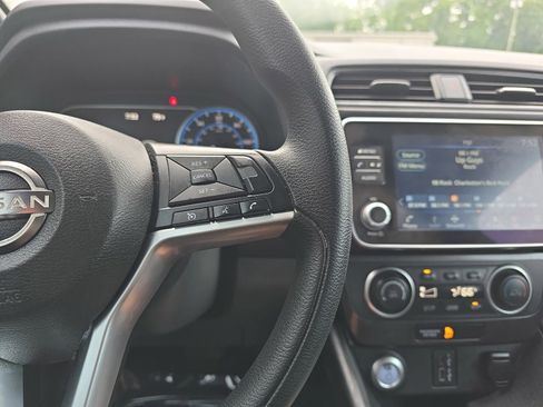 Used 2024 Nissan Leaf S FWD image 19