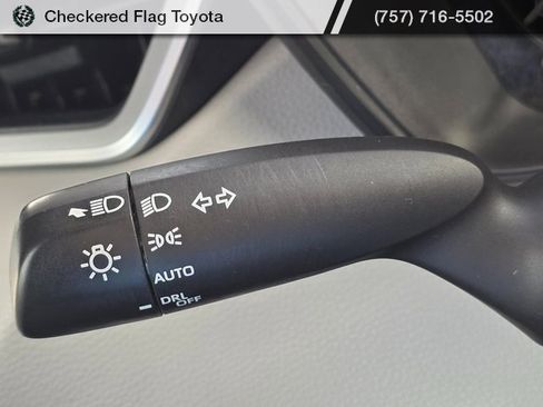 Used 2023 Toyota Corolla LE image 28