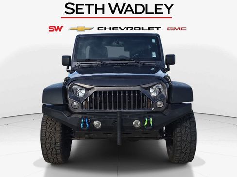 Used 2018 Jeep Wrangler Unlimited Sport S AWD/4WD image 2