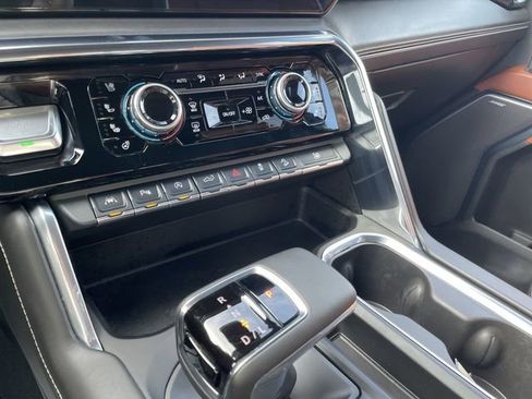 Used 2024 GMC Sierra 1500 Denali Ultimate image 23