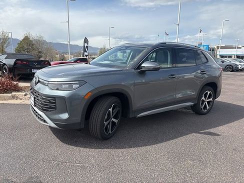 New 2026 Volkswagen Tiguan SE AWD/4WD image 3