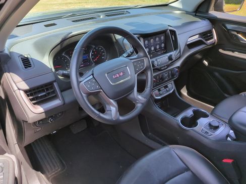 Used 2022 GMC Terrain AT4 AWD/4WD image 3