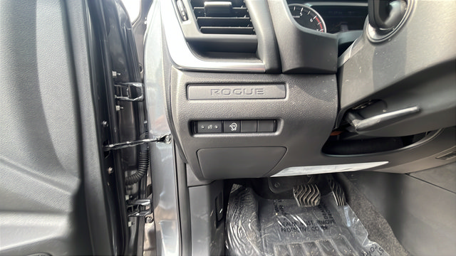 Used 2023 Nissan Rogue S AWD/4WD image 11