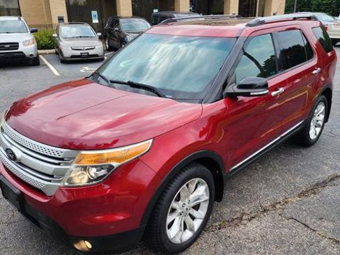 Used 2013 Ford Explorer XLT AWD/4WD image 9