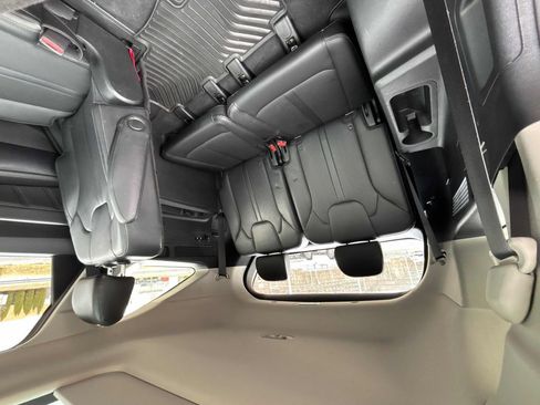 Used 2023 Kia Sorento SX image 31