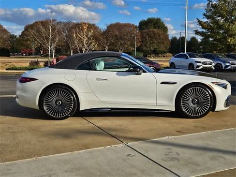 Used 2026 Mercedes-Benz Maybach SL 680 image 8