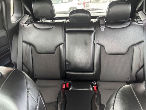 Used 2025 Jeep Compass Trailhawk AWD/4WD image 37