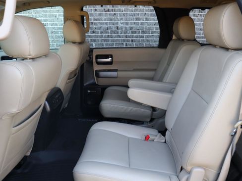 Used 2014 Toyota Sequoia Limited image 46