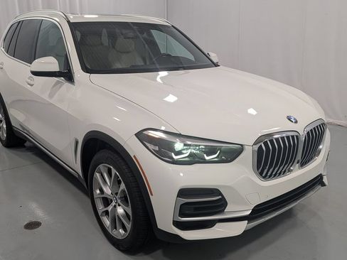 Used 2022 BMW X5 xDrive40i w/ Premium Package AWD/4WD image 2