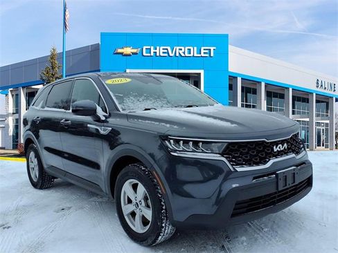 Used 2023 Kia Sorento LX image 1