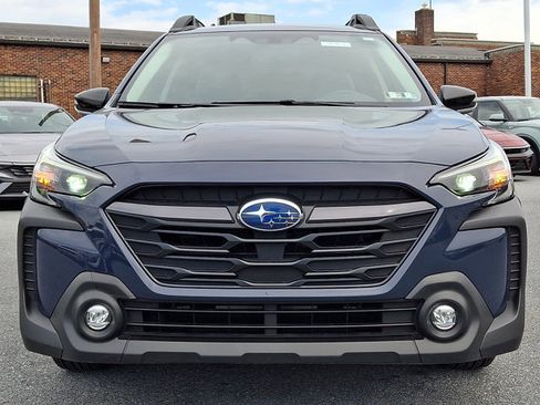 Used 2025 Subaru Outback Premium w/ Popular Package #1A AWD/4WD image 2