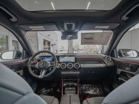 Used 2026 Mercedes-Benz GLB 250 4MATIC image 27