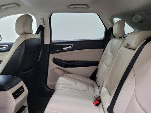 Used 2017 Ford Edge Titanium FWD image 18