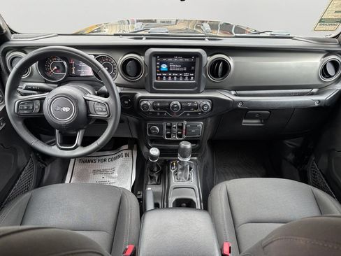 Used 2023 Jeep Gladiator Sport AWD/4WD image 17