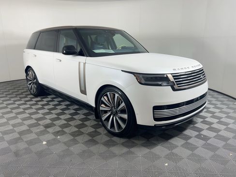 New 2025 Land Rover Range Rover SV image 6