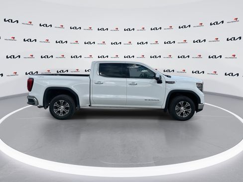 Used 2025 GMC Sierra 1500 SLT AWD/4WD image 9