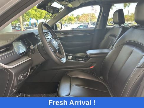 Used 2023 Jeep Grand Cherokee L Limited RWD image 23