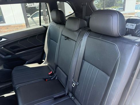 Used 2023 Volkswagen Tiguan SE R-Line FWD image 4