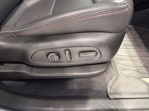 Certified 2023 Chevrolet Traverse RS w/ LPO, Floor Liner Package image 12