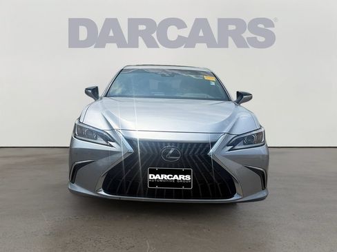 Used 2025 Lexus ES 350 w/ Premium Package FWD image 2