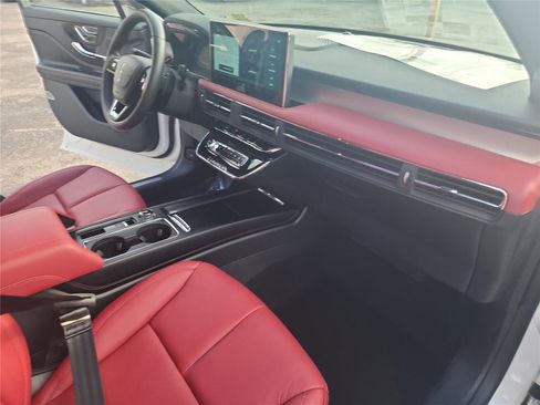 New 2026 Lincoln Corsair Reserve image 26