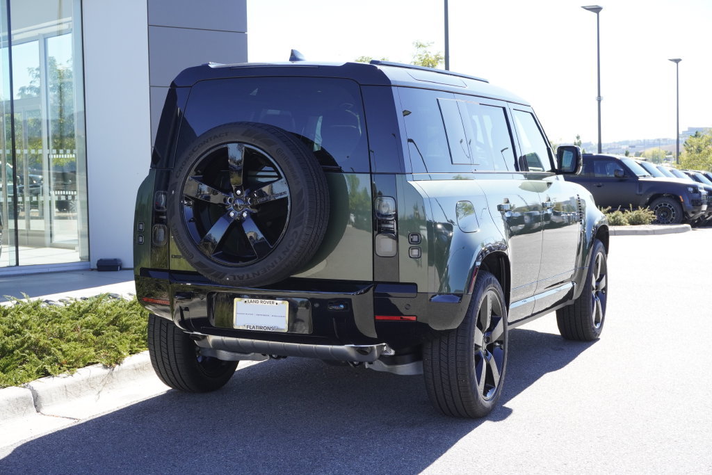 New 2026 Land Rover Defender 110 X-Dynamic SE AWD/4WD image 2